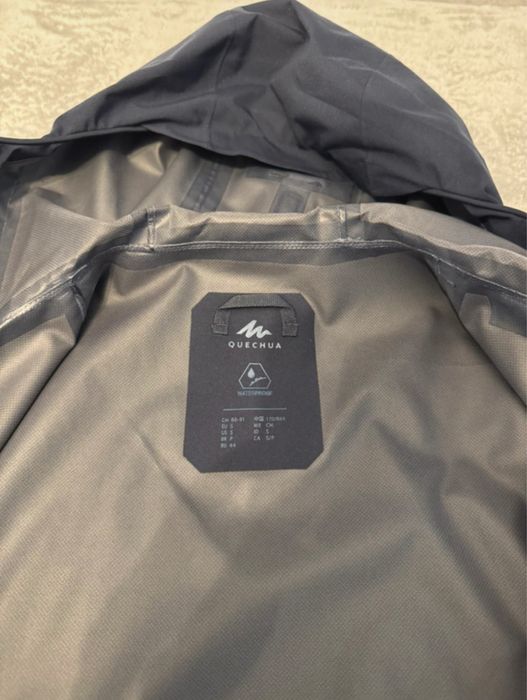 Geaca Quechua Decathlon