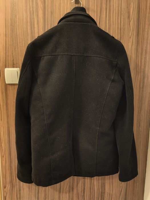 Продавам мъжко  зимно палто Bolf, L, 19 евро