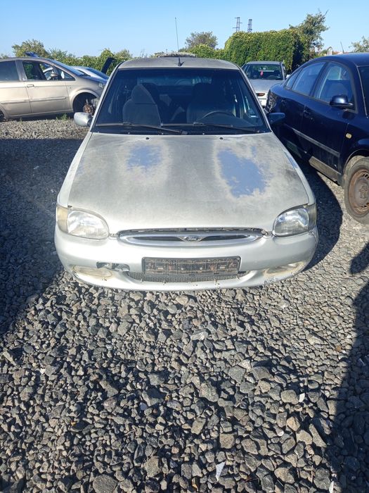 Форд Ескорт 1.6 бензин