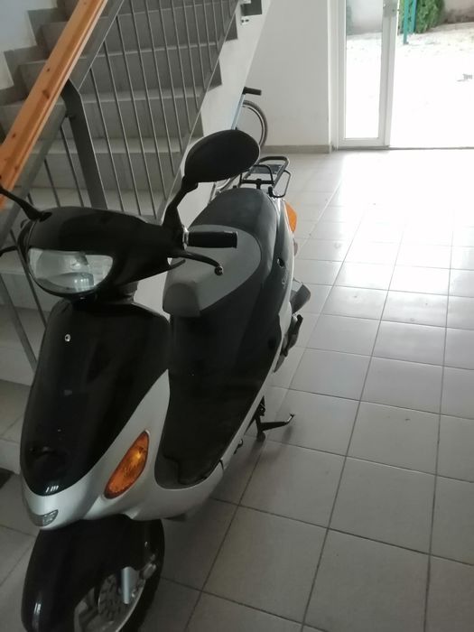 Vand scuter benzina 2 timpi
