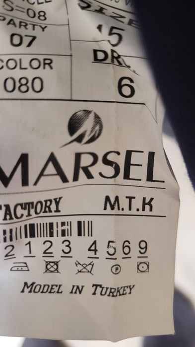 Продам костюмы тройка