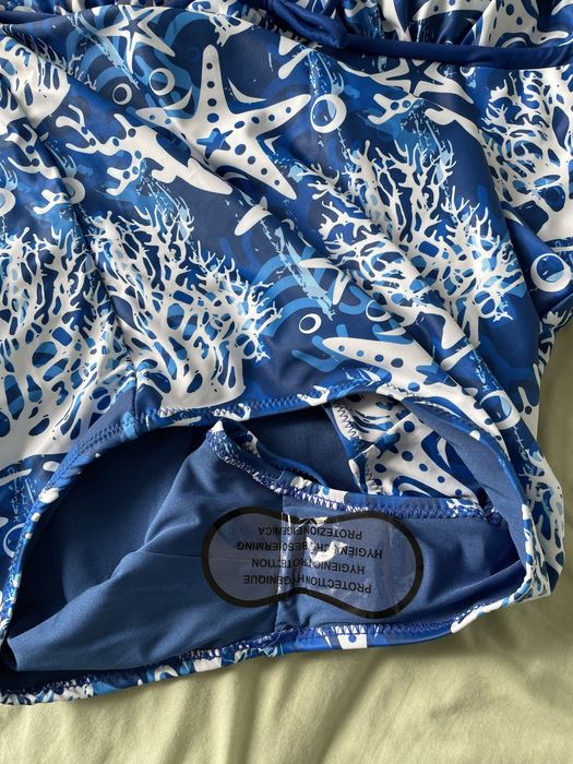 Vand costum de baie intreg nou cu eticheta marimea 52/54