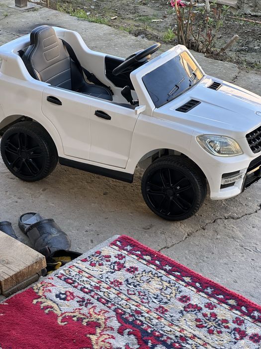 Bolalar avtosi mercedes benz