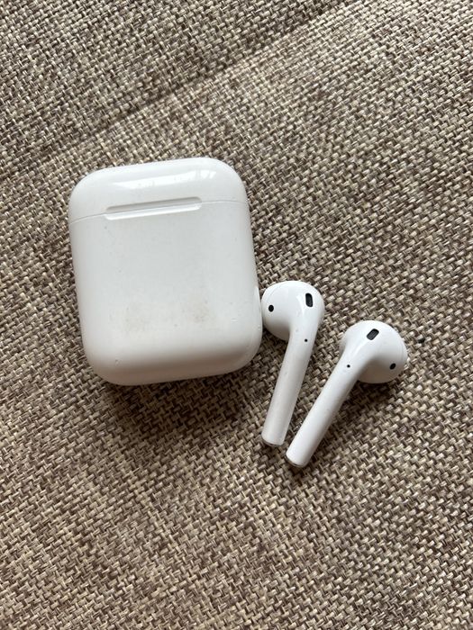 Airpods 1 поколение