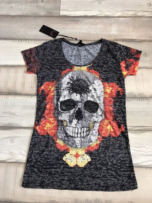 2 бр тениски бляскава Венеция и череп с камъни.