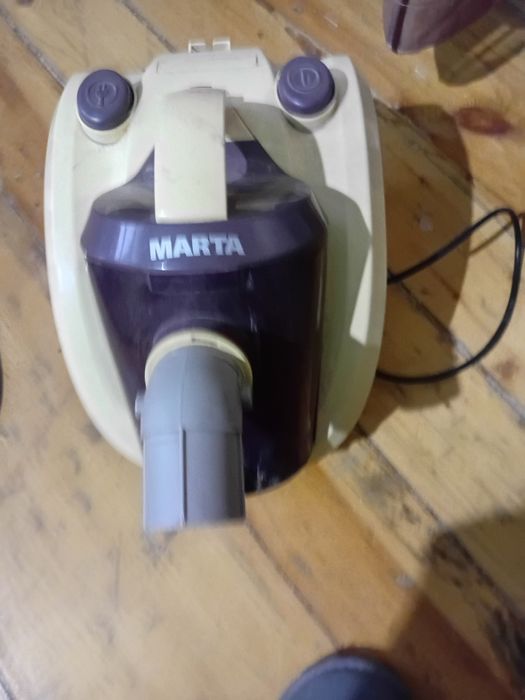 Пылесос 2 шт.продаю срочна 100000 сум за две.