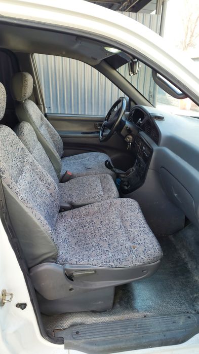 Kia Carnival sotiladi 1998-yil