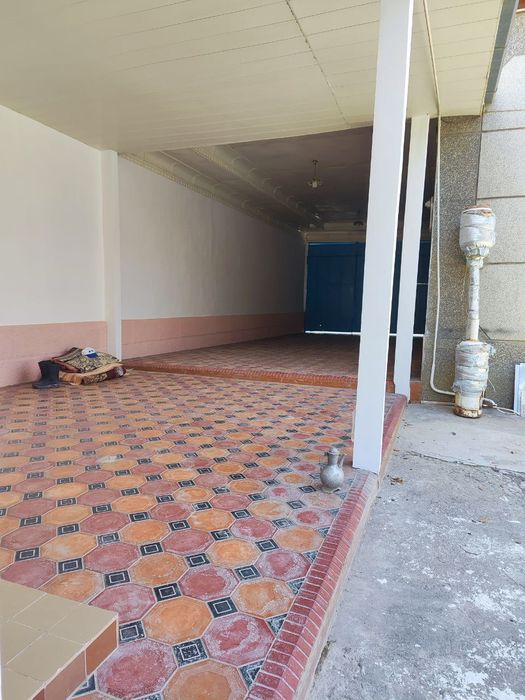 Zomindan 16 sotixli kattagina dala hovli