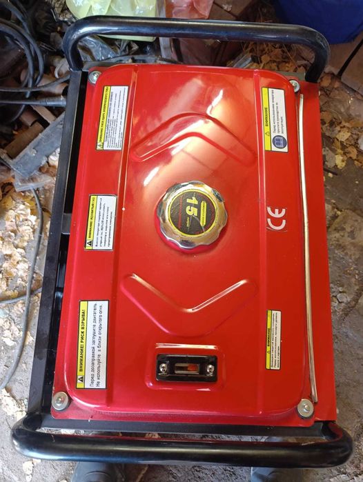 Бензиновый генератор