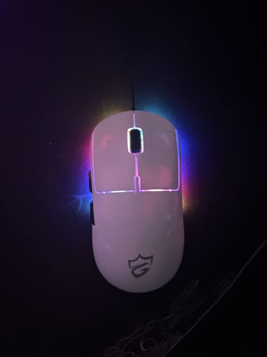 Белая игровая мышка Hongmu G100Pro (Идеальное состояние)