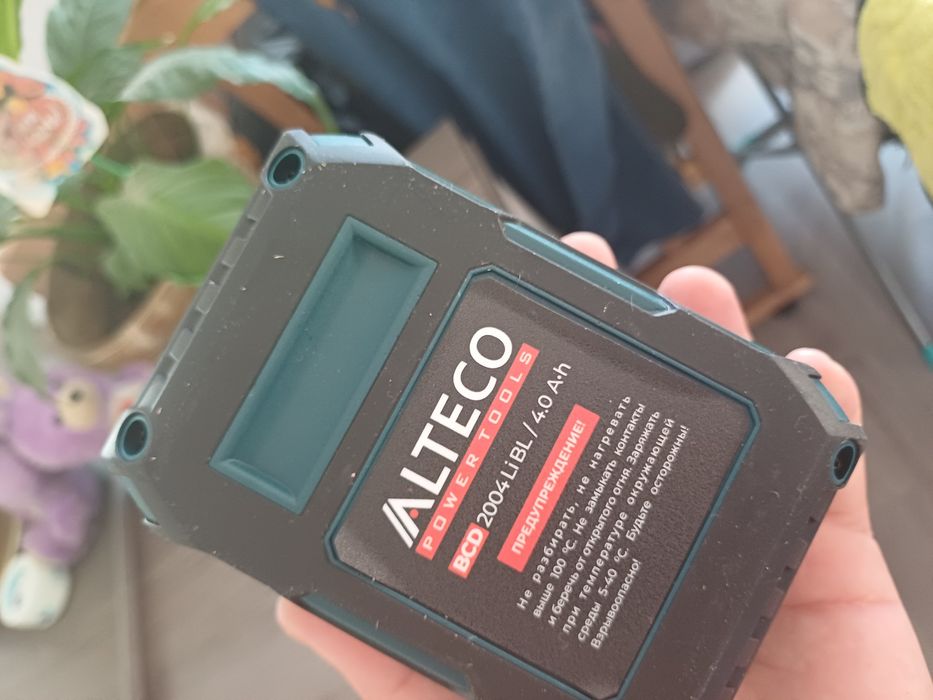 Батарея новая на электроинструмент