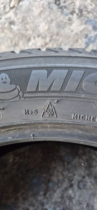 4 anvelope iarna Michelin 255/45/20.Pretul este pe bucata.