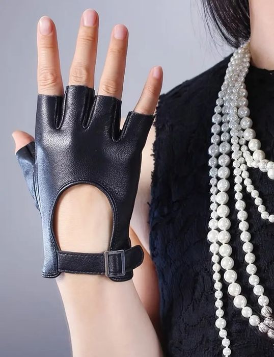 Перчатки без пальцев