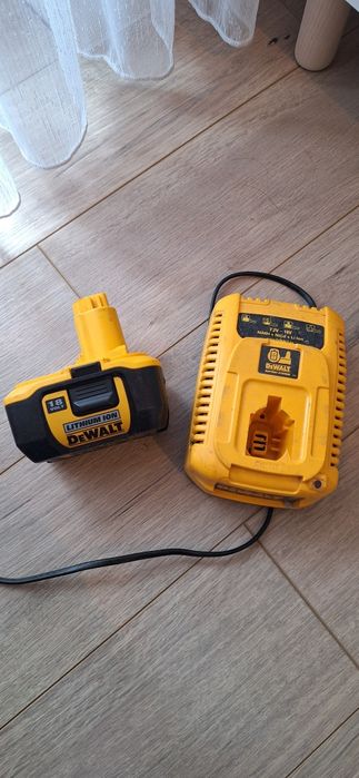 Dewalt батерия и зарядно