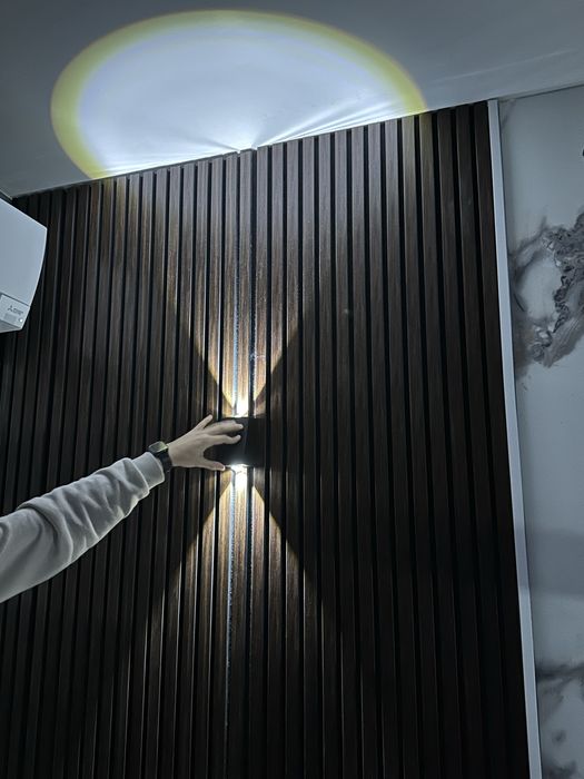 Соларна стенна лампа с двустранно осветление - модерна LED декорацият