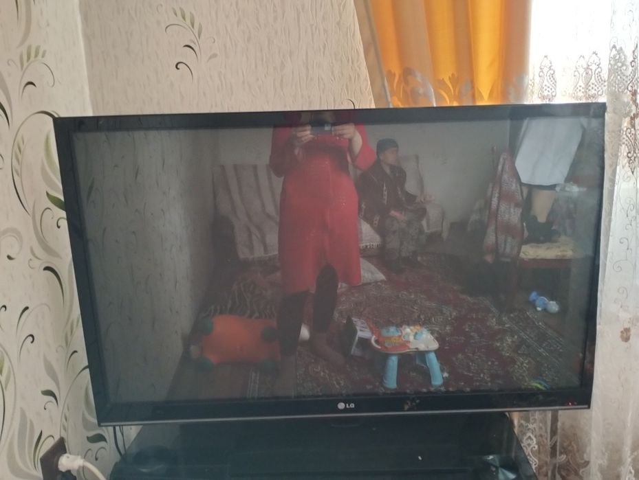 Продам телевизор в отл состояние