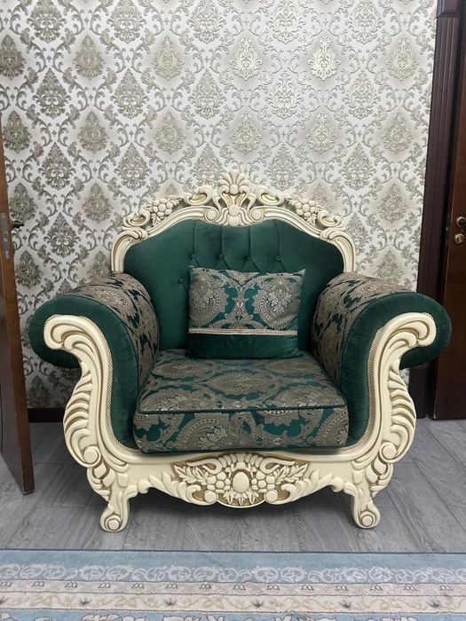 Диван с Кресломи