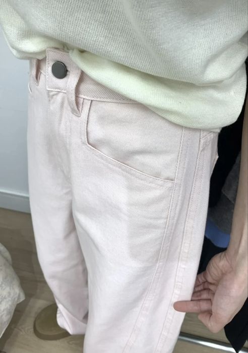 Нежно розовые джинсы