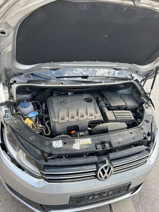 Vw Touran 1.6 TDI. 105кс. На части Туран 1.6 ТДИ. 105кс. 2011г