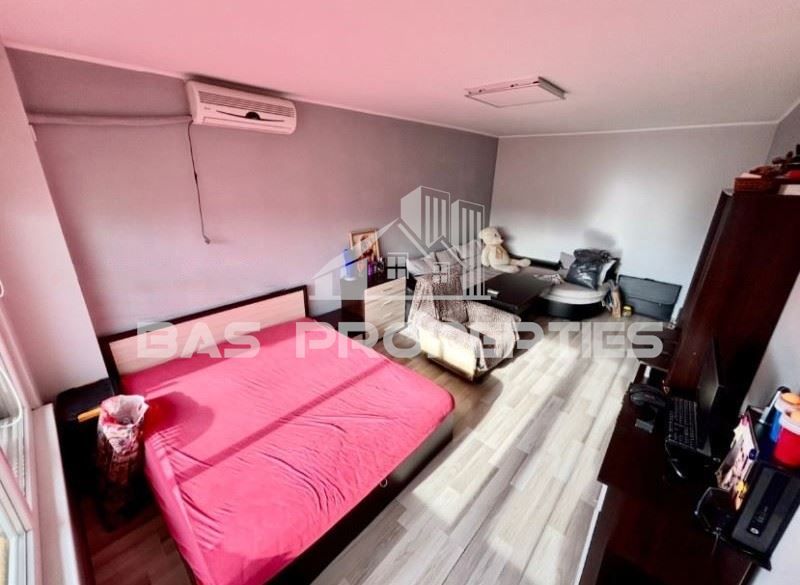 Продава се Двустаен апартамент в София, Люлин 9 - 65 кв.м за 2300 €/кв.м - Снимка #2