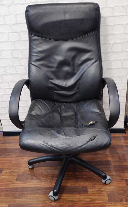 Офис стол използван