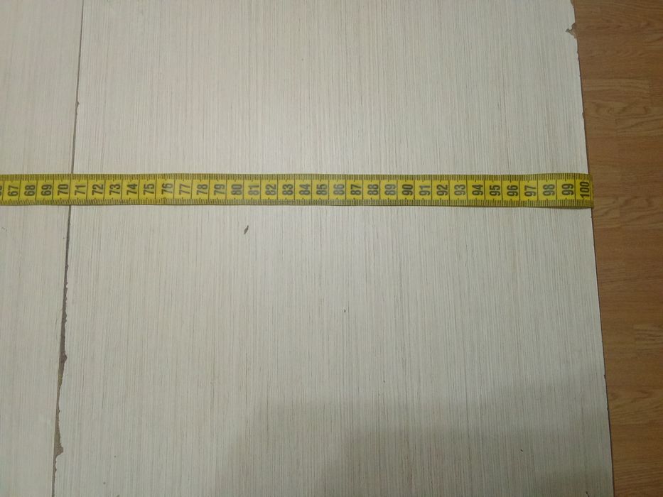 Выдвижной стол. Возможен торг.