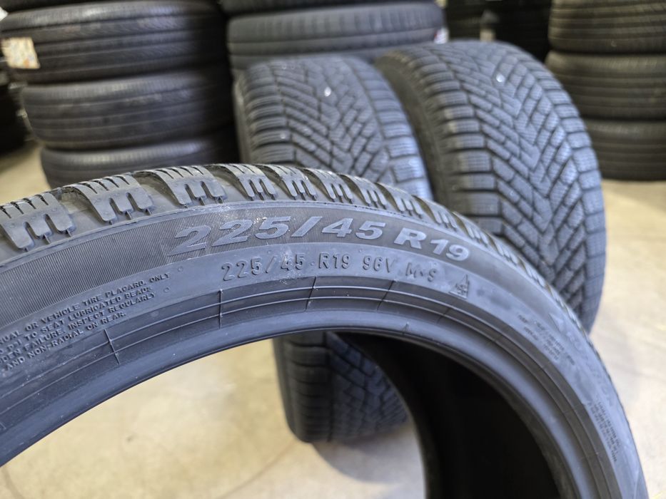 225/45/19 PIRELLI 4бр