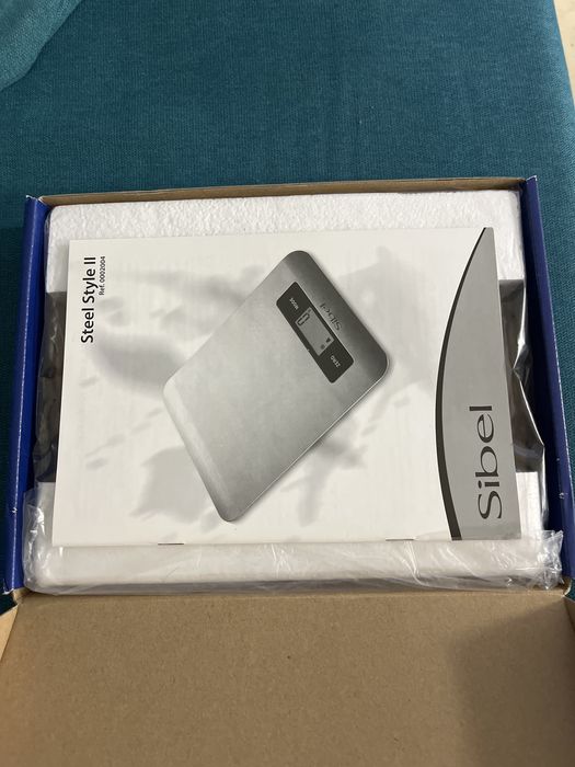 Чисто Нова везна