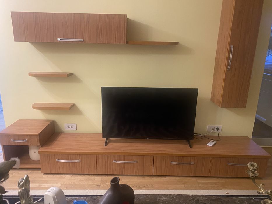 Vand mobila de sufragerie cu birou ,facuta la comanda in stare foarte buna