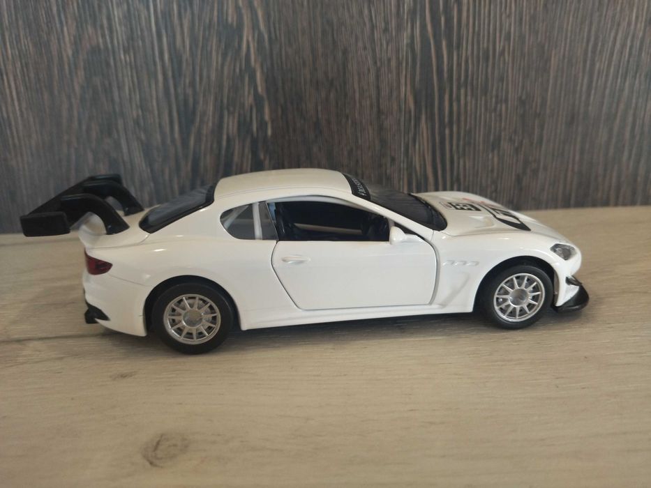 Метална количка Maserati Gran Turismo MC GT4 !!!