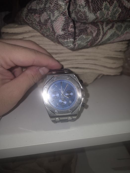 Срочно продаю часы