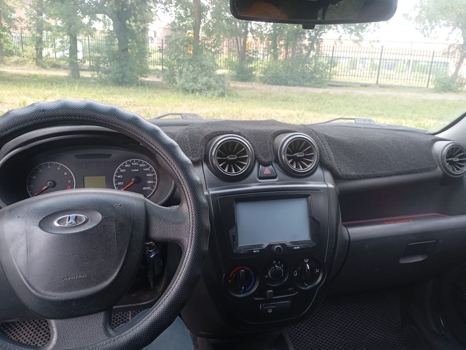 Продам машину lada granta