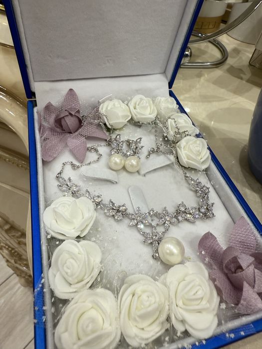 Колье и серьги из нержавеющего металла с кримталлами Swarovski