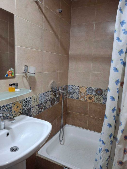 №3771 Уй Мехмонхона Сотилади!!