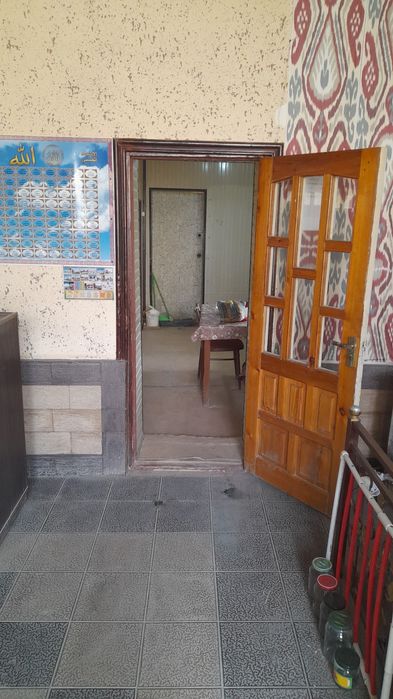 Эски шахарда 4 сотихли ховли сотилади. Манзил: 2 нчи компил