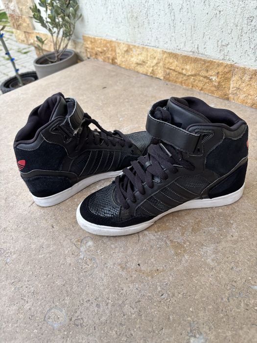Adidasi Adidas negru-rosu 38
