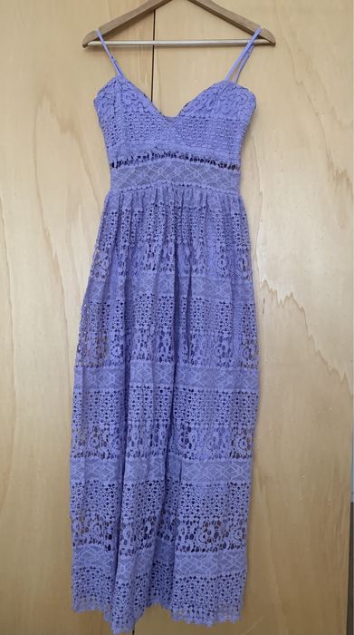 Рокля с дантела