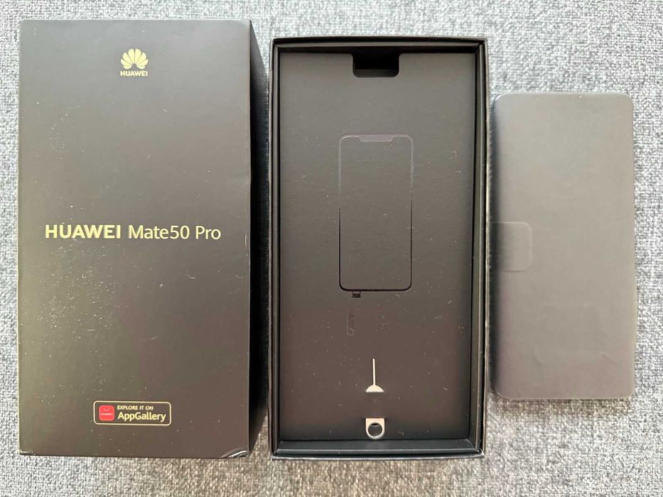 Продавам изключително запазен Huawei Mate 50 Pro