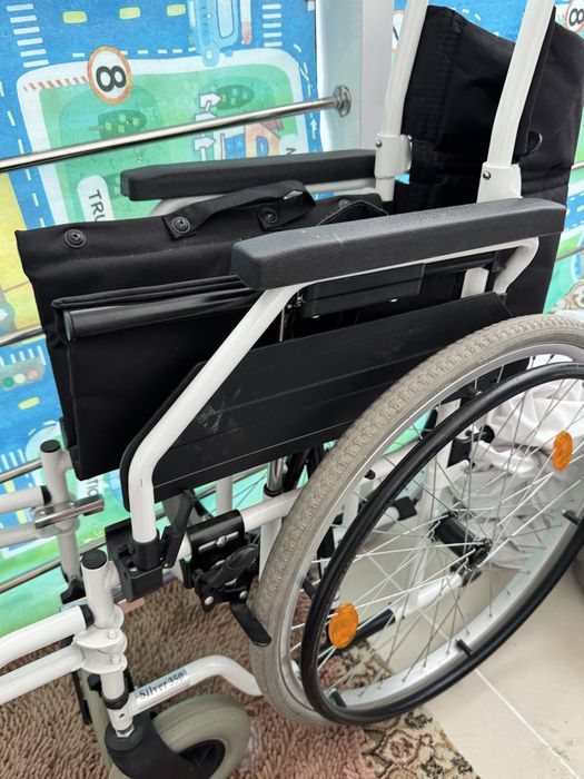 Продам инвалидную коляску