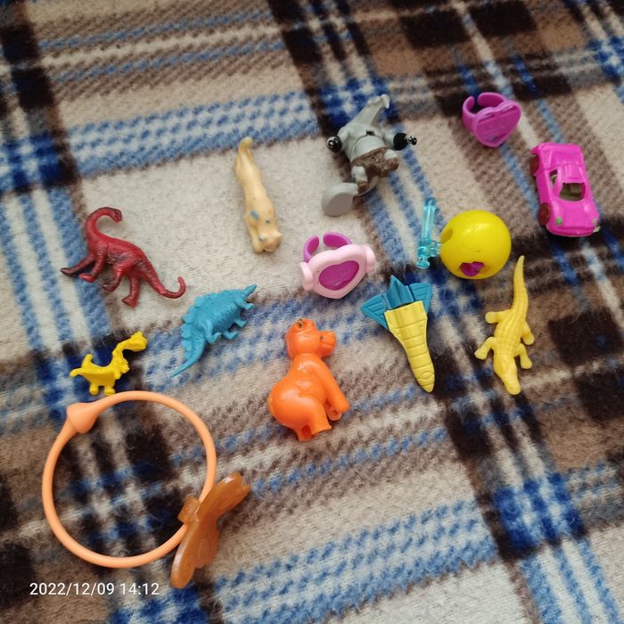 Продам игрушки б/у. Цены от 50 тенге