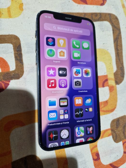 Vând iPhone 12 - Black