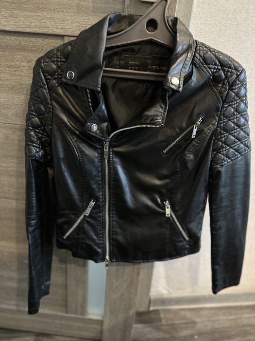 Косуха кожаная красивая