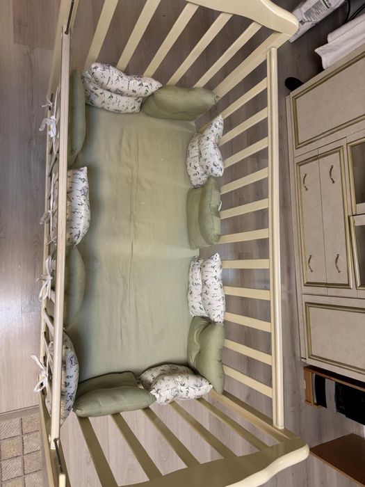 Продам детскую кровать. Б/у