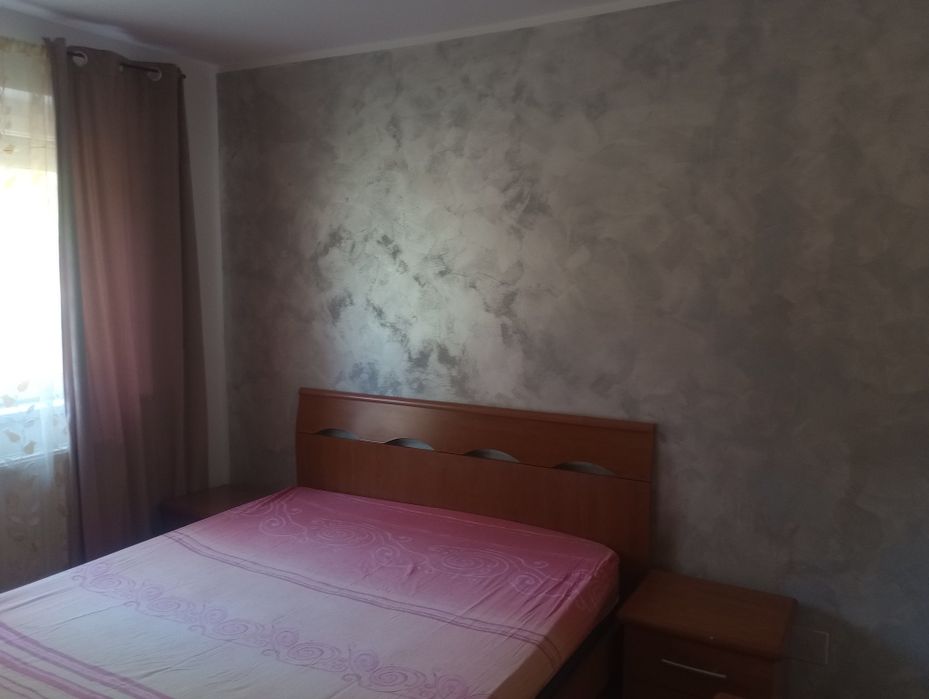 Închiriez apartament cu 3 camere
