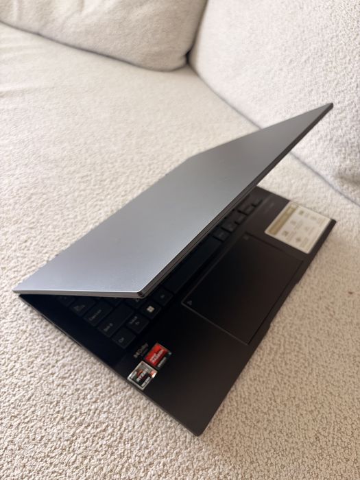 Asus Zenbook OLED 3k 16gb ram, 512 ssd UM3402Y