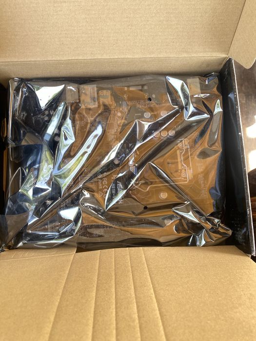 продам материнскую плату Asrock