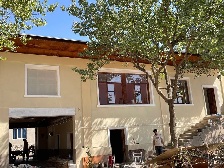 Ассаламу Алайкум тошми постидан 7 км кирганда уй сотилади 4 хонали+ па