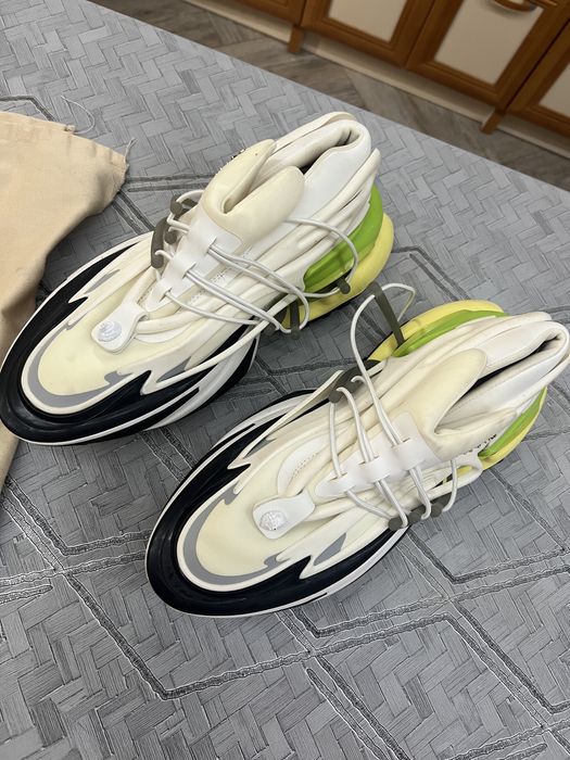 Adidasi Balmain Paris Unicorn Top Version