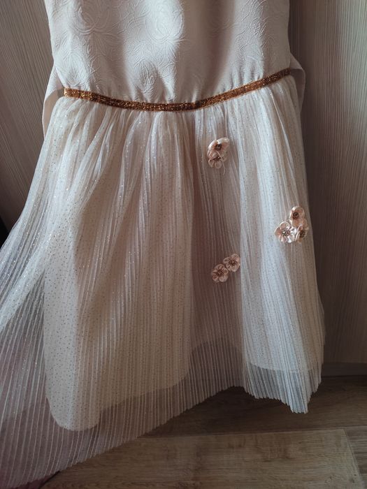 Продаю платье на девочку