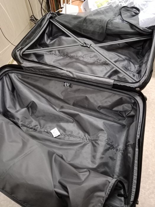 Чемодан сатылады